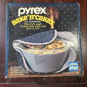Vintage Pyrex Bake 'n Carry, Country Blue 2.5Q
